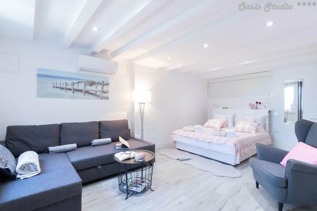 Oasis Apartments Опатия