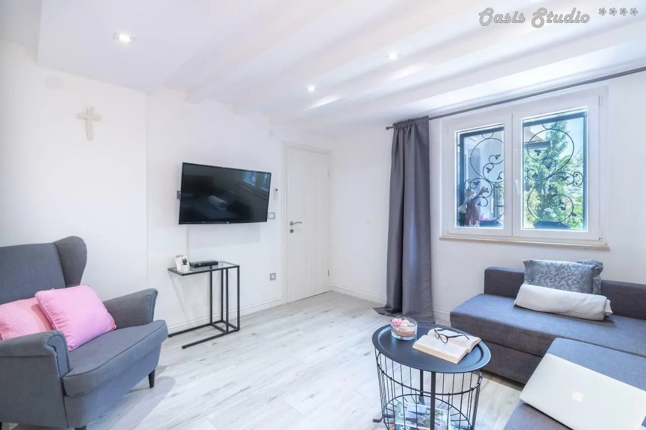 Oasis Apartments Опатия